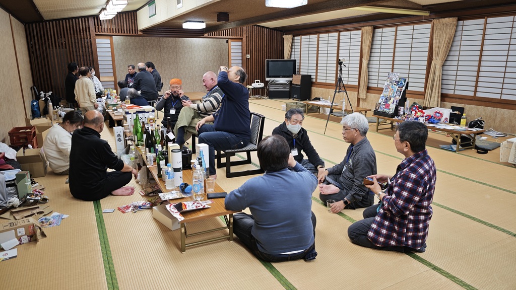 酒飲み部屋（まだまだ続く酒宴）